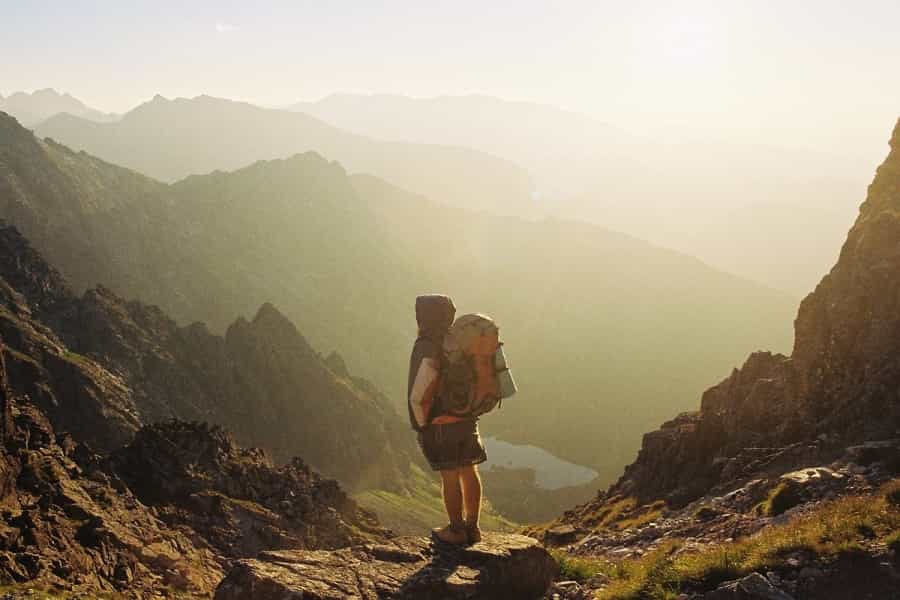 Backpacker-viewing-mountain-scenery